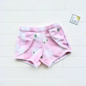 Pompom Shorts in Checkered Pink