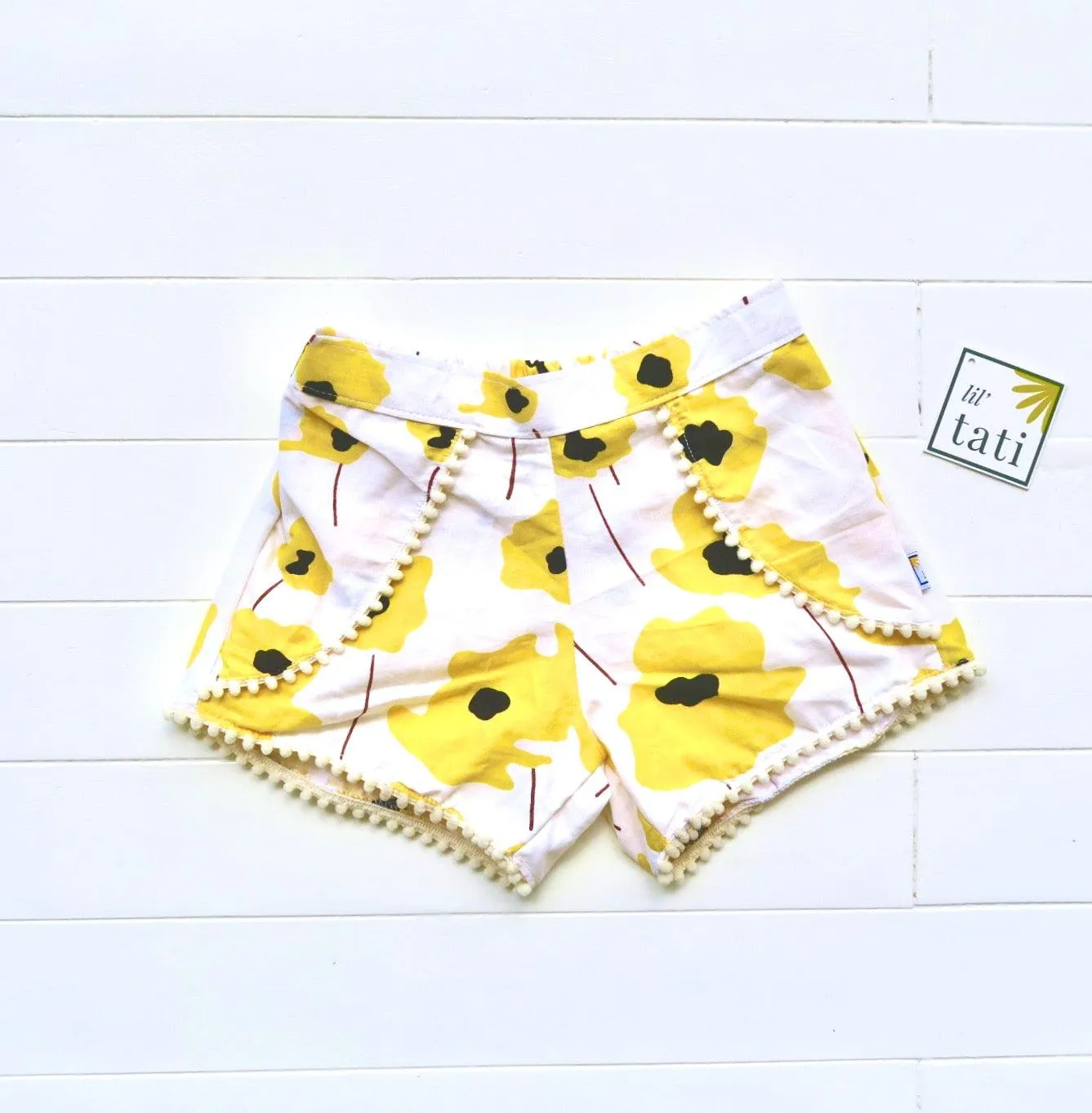 Pompom Shorts in Yellow Flowers