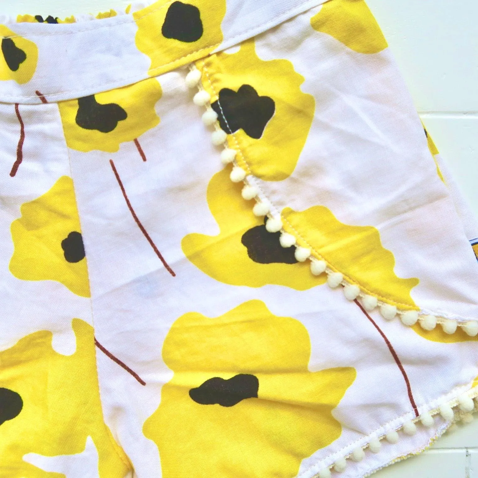 Pompom Shorts in Yellow Flowers
