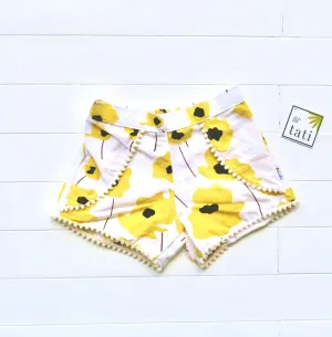 Pompom Shorts in Yellow Flowers